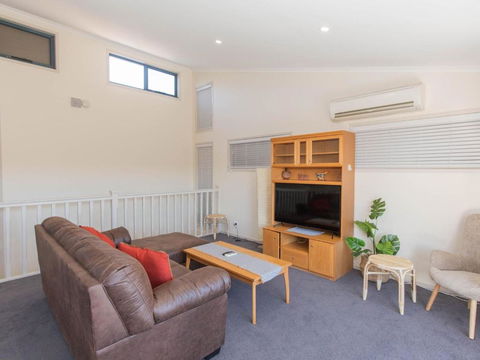 Acacia 4 2 Kirwan Close - Hotels Melbourne 2