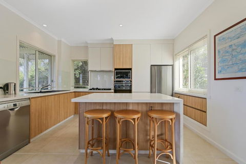 Aegina - Hotels Melbourne 2