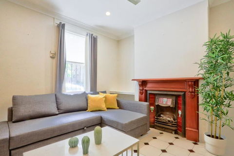 Affordable 3 Bedroom House Darlinghurst With 2 E-Bikes Included - Hotels Melbourne 1
