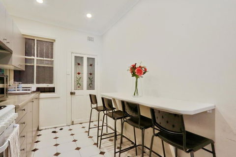 Affordable 3 Bedroom House Darlinghurst With 2 E-Bikes Included - Hotels Melbourne 3