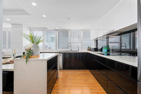 Absolute Beachfront Apartment 3B Pool Spa - Hotels Melbourne 4