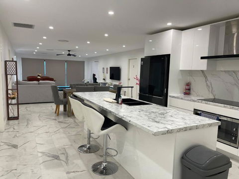 ABSOLUTE BEACHFRONT Port Stephens - Pindimar Beach House - Hotels Melbourne 2