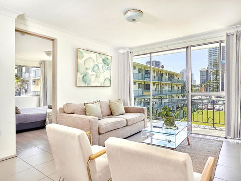 Affordable Accommodation In The Heart Of Surfers Paradise - Hotels Melbourne 0