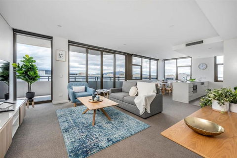 Amazing View In Large Apartment Barton ACT - Hotels Melbourne 1