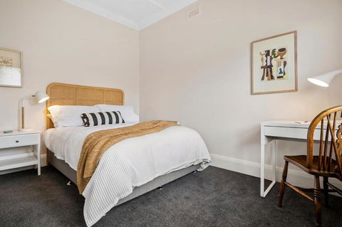 Albert Park Art Deco Gem Sleeps 5 Bevan 4 - Hotels Melbourne 3