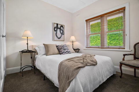 Albert Park Art Deco Gem Sleeps 5 Bevan 4 - Hotels Melbourne 1