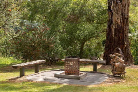 Algona Views - Hotels Melbourne 1