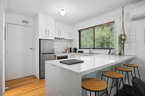 Algona Views - Hotels Melbourne 4