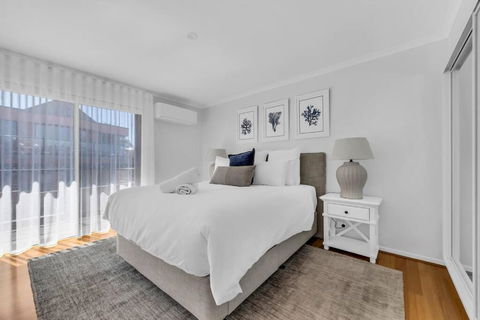 All About The View - Hotels Melbourne 1