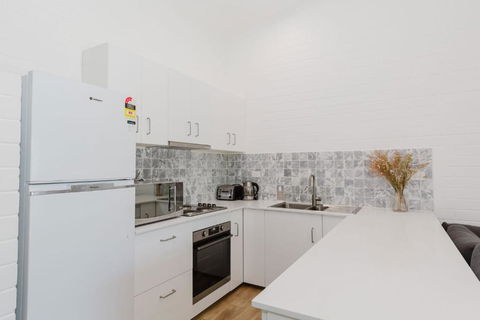 Alpha Centauri 7 Of 39 Gippsland Street - Hotels Melbourne 1