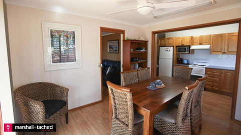 Amaroo Barraga Bay Family Holiday Home Bermagui - Hotels Melbourne 2