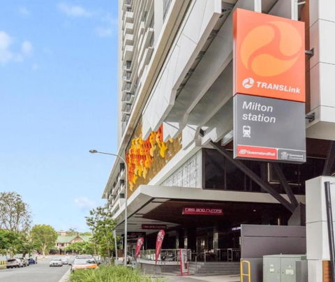 Amazing 2BR Delicate Apt, 1min To Train Station - Hotels Melbourne 1