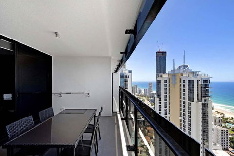 Amazing Location At Circle On Cavill - One Bedroom Self Contained Apartments - Privately Managed - Hotels Melbourne 1