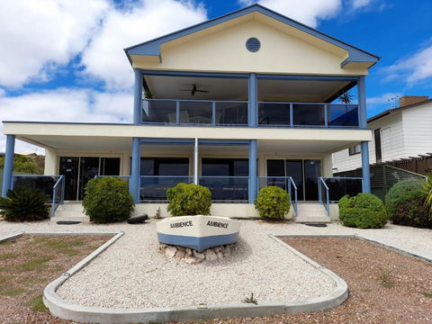 Ambience Apartments Penthouse - Hotels Melbourne 4