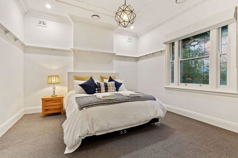 Ambience On Crampton - Hotels Melbourne 1