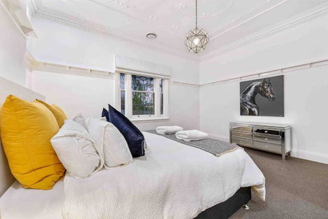 Ambience On Crampton - Hotels Melbourne 3