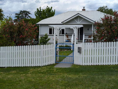 Amiens Cottage. Queenslander, Charming, Central. - Hotels Melbourne 3