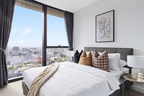 An Amazing 2BR Apt At Sapphire By The Gardens - Hotels Melbourne 1