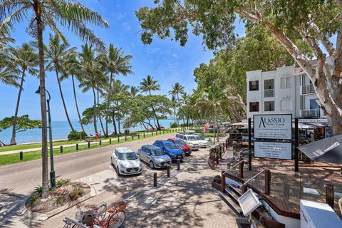 Alassio Absolute Beachfront 201 Palm Cove - Hotels Melbourne 1