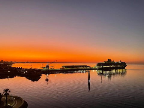 Amzing Ocean View Spacious Three Bedrooms Apartment Port Melbourne - Hotels Melbourne 2
