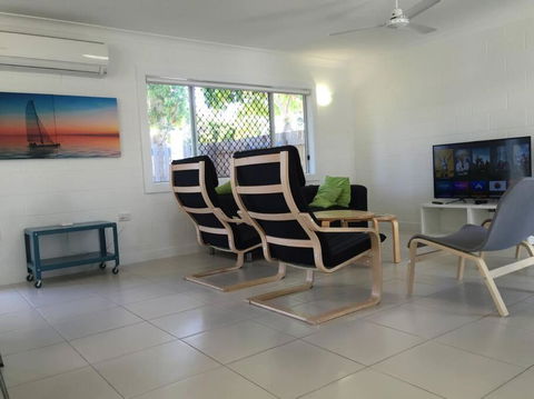 Airy Home - 3 Bedrooms & Office - Hotels Melbourne 1