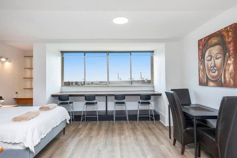 Apartment 201 - Fremantle Studio Apartment With Ocean And Harbour Views - Hotels Melbourne 0