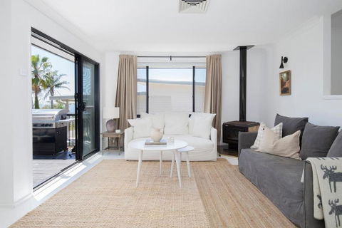 Aqua Vistas - Coastal Gem With Serene Spa Experience - Hotels Melbourne 1