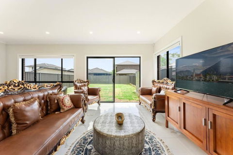 Austral Spacious Large 5 Br Home With Central AC - Hotels Melbourne 0
