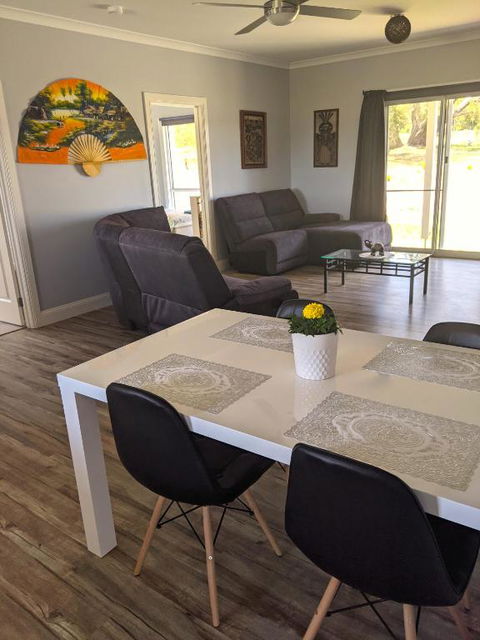 Australian Wildlife At Your Door - Hotels Melbourne 1