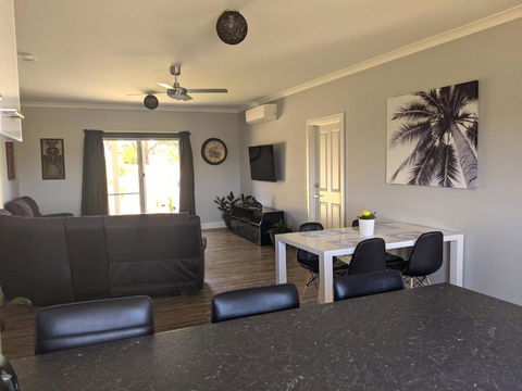 Australian Wildlife At Your Door - Hotels Melbourne 4