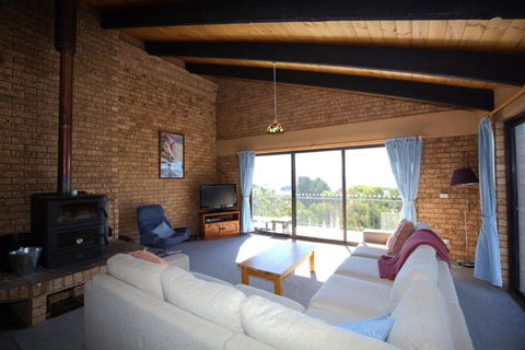Aviemore - 2 14 Cobbodah Street - Hotels Melbourne 0