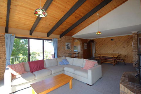 Aviemore - 2 14 Cobbodah Street - Hotels Melbourne 2