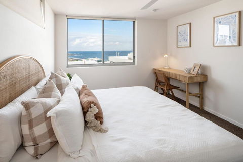 Azure Oceanside Apartment At Kings Beach - Hotels Melbourne 2