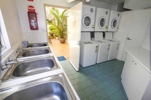 Port Douglas Apartments - Adults Only Oasis - Hotels Melbourne 35