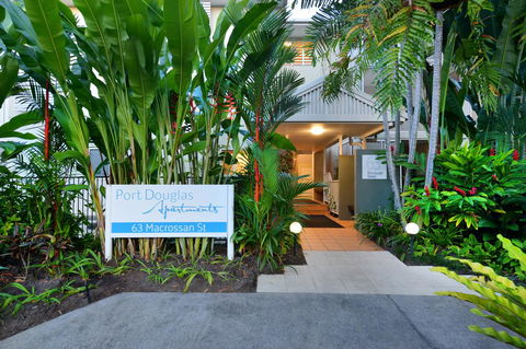 Port Douglas Apartments - Adults Only Oasis - Hotels Melbourne 14