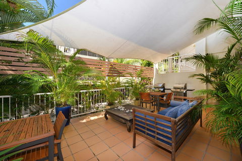 Port Douglas Apartments - Adults Only Oasis - Hotels Melbourne 4
