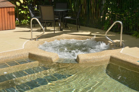 Port Douglas Apartments - Adults Only Oasis - Hotels Melbourne 17