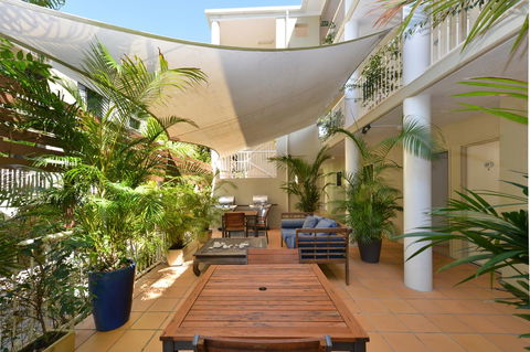 Port Douglas Apartments - Adults Only Oasis - Hotels Melbourne 11