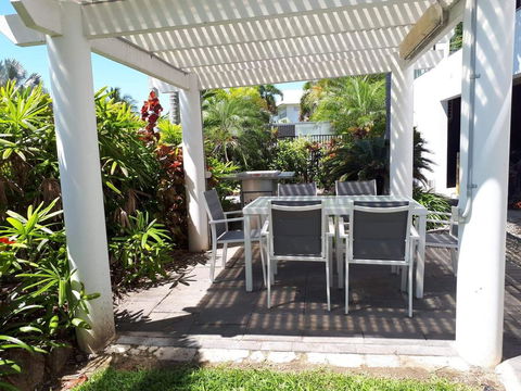 Hinchinbrook Holiday Apartments - Hotels Melbourne 34