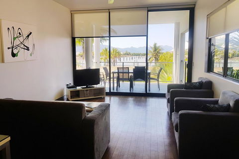 Hinchinbrook Holiday Apartments - Hotels Melbourne 4