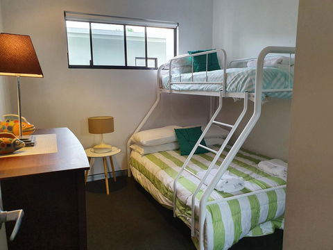 Hinchinbrook Holiday Apartments - Hotels Melbourne 20