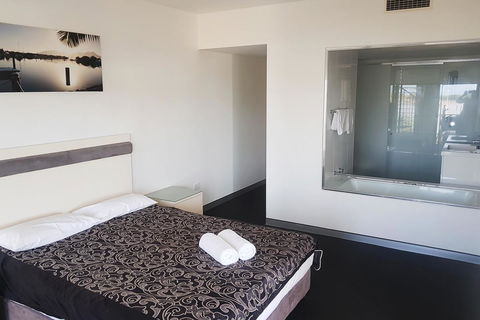 Hinchinbrook Holiday Apartments - Hotels Melbourne 11