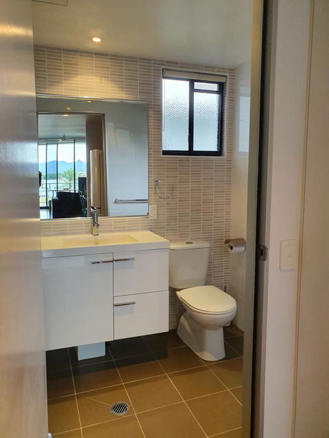 Hinchinbrook Holiday Apartments - Hotels Melbourne 19