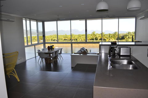 Hinchinbrook Holiday Apartments - Hotels Melbourne 21