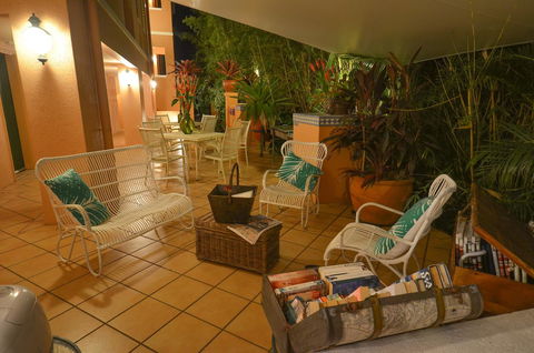 Martinique On Macrossan - Hotels Melbourne 24