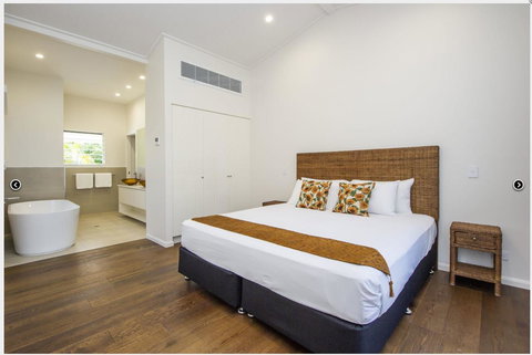 Reflections Topaz Villa 2 - Hotels Melbourne 4