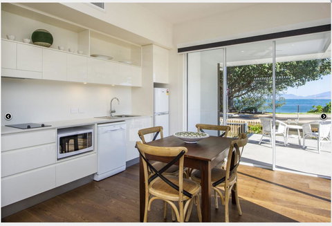 Reflections Topaz Villa 2 - Hotels Melbourne 8