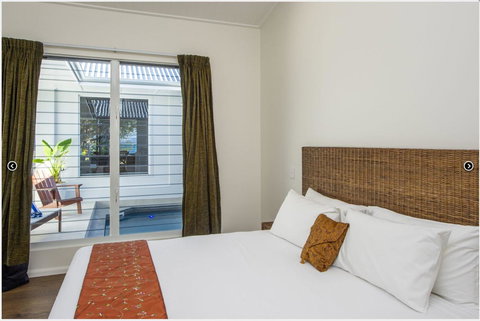 Reflections Topaz Villa 2 - Hotels Melbourne 3