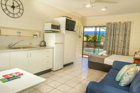 Tropical Palms Resort & 4WD Hire - Hotels Melbourne 10