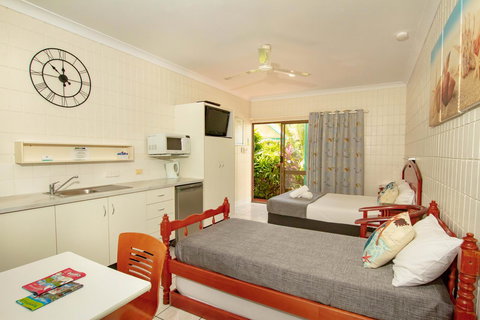 Tropical Palms Resort & 4WD Hire - Hotels Melbourne 7